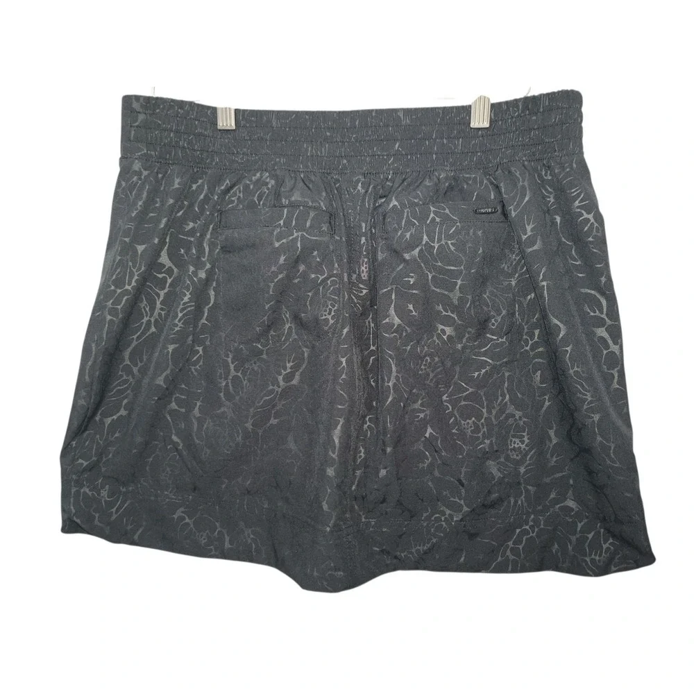 Orvis Travel Skort Womens Medium Black Rose‎ Embossed Mesh Inner Shorts Pull On